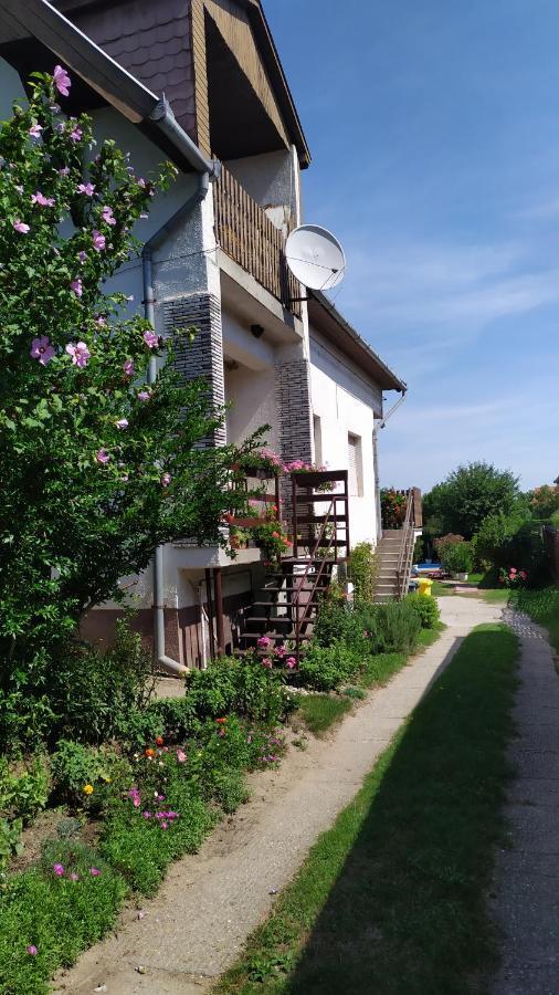 Leander Apartman Balatonlelle Εξωτερικό φωτογραφία